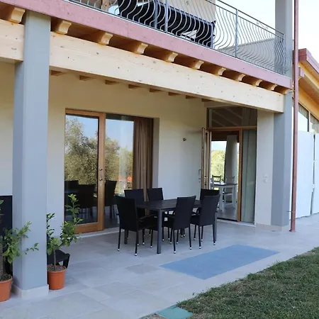 مزرعة للإقامة Fioralba
